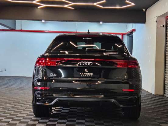 AUDI-Q8-3.0 TFSI GASOLINA PERFORMANCE BLACK QUATTRO TIPTRONIC AUDI-Q8-2022