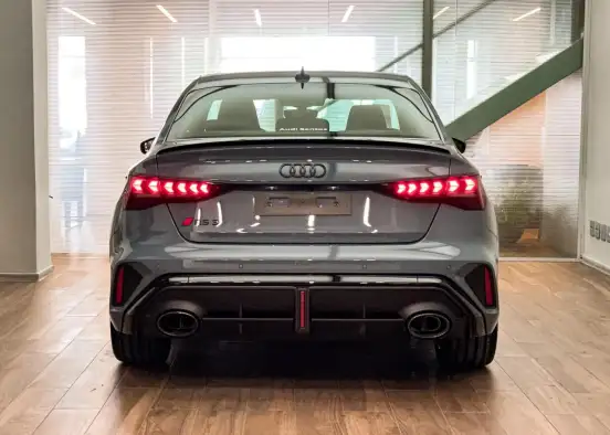 AUDI-RS3-2025