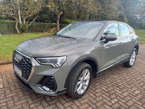 AUDI-Q3-2022