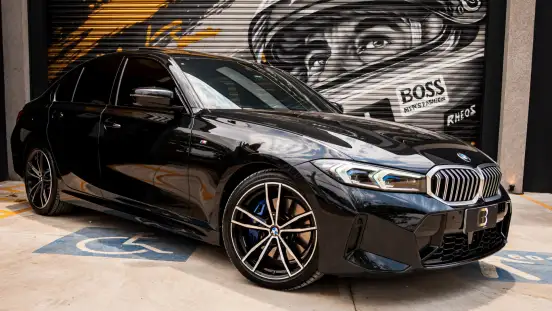 BMW-320i-2022