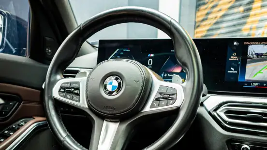 BMW-320i-2022