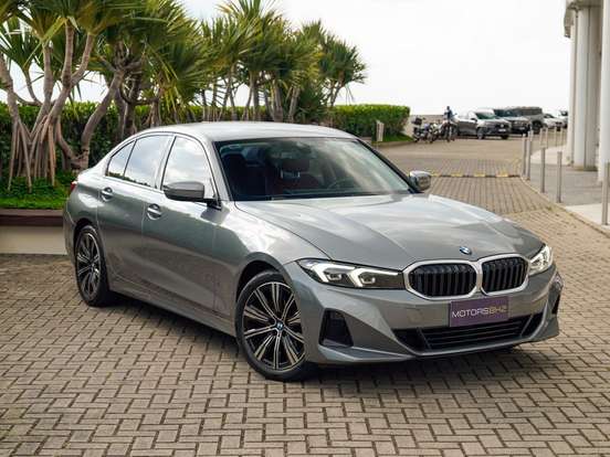 BMW-320i-2022
