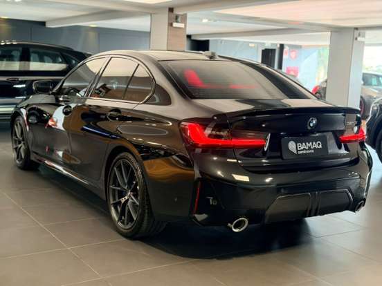 BMW-320i-2024