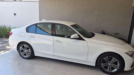 BMW-320i-2018