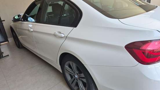 BMW-320i-2018