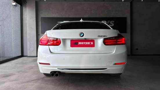 BMW-328i-2013