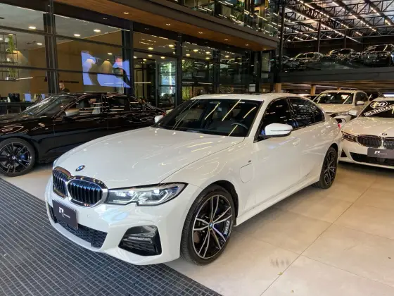 BMW 330e 2.0 16V TURBO HÍBRIDO M SPORT AUTOMÁTICO