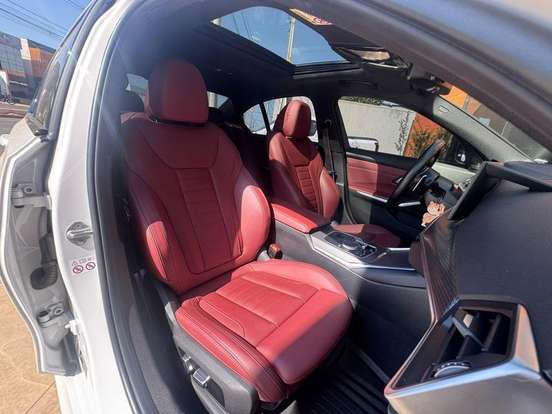 BMW-330e-2023