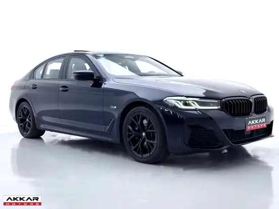 BMW-530e-2021