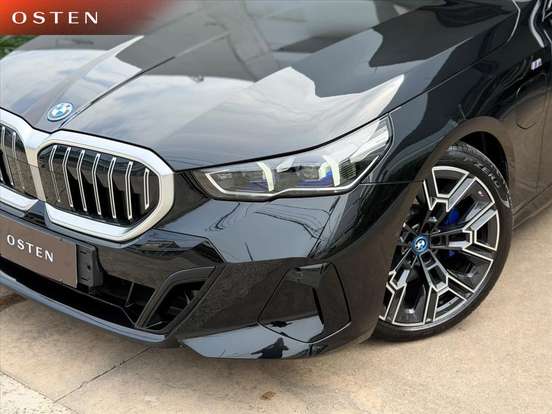BMW-530e-2024