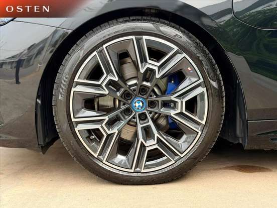 BMW-530e-2024