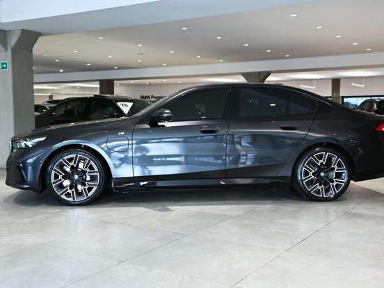 BMW-530e-2.0 TWINPOWER PHEV M SPORT AUTOMÁTICO BMW-530e-2025