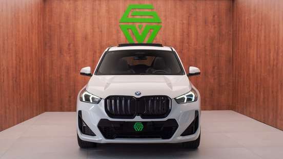 BMW-iX1-2023