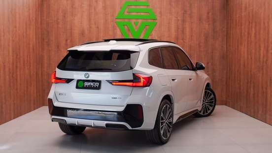 BMW-iX1-2023