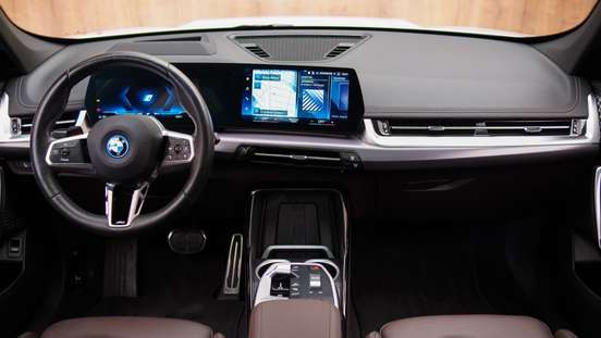 BMW-iX1-2023