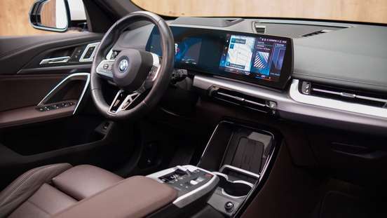 BMW-iX1-2023