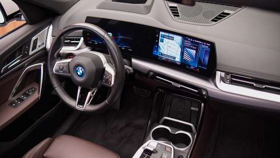 BMW-iX1-2023