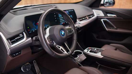 BMW-iX1-2023