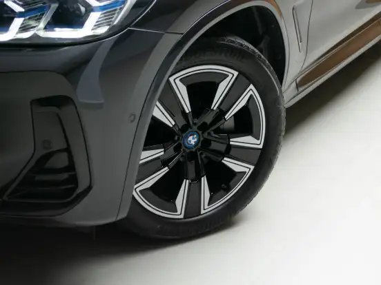 BMW-iX3-ELÉTRICO M SPORT BMW-iX3-2024