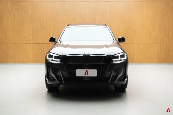 BMW-iX3-2024