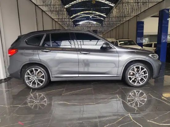 BMW-X1-2021