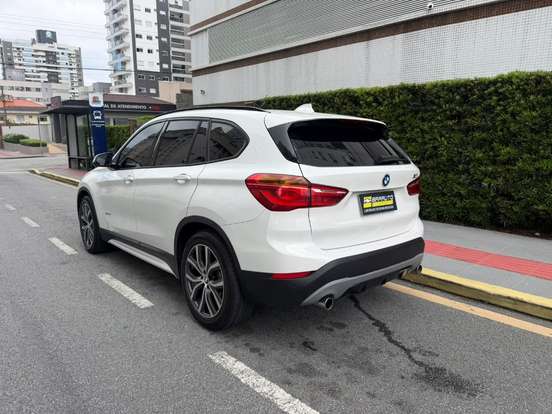 BMW-X1-2016