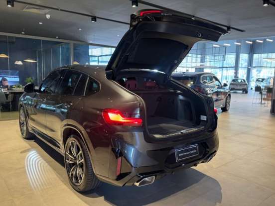 BMW-X4-2024