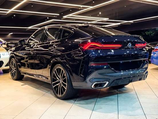 BMW-X6-2022