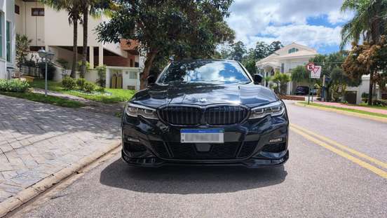 BMW-320i-2020
