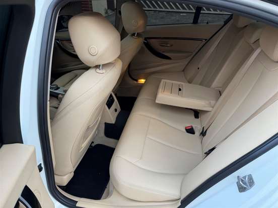 BMW-320i-2018