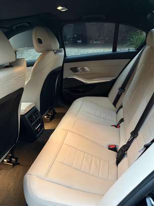 BMW-330e-2024