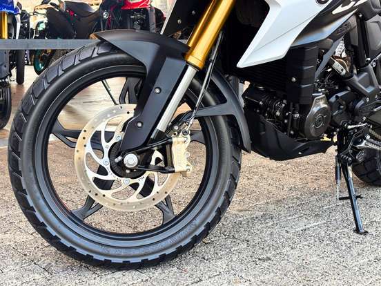 BMW-G 310 GS-2024