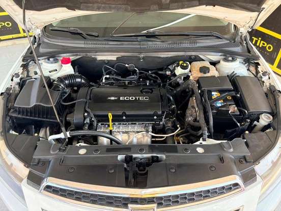 CHEVROLET-CRUZE-2013