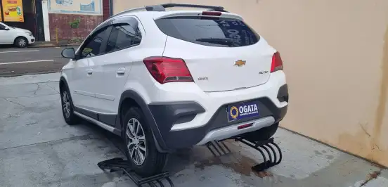 CHEVROLET-ONIX-2017