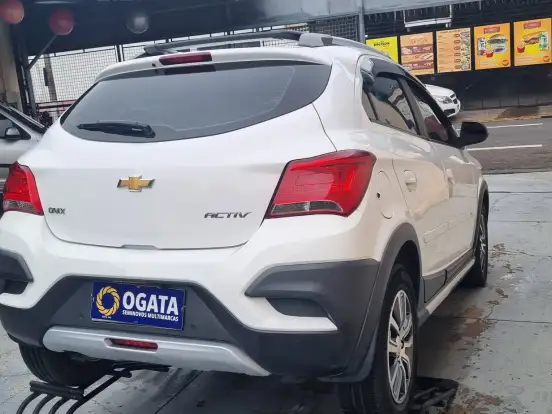 CHEVROLET-ONIX-1.4 MPFI ACTIV 8V FLEX 4P AUTOMÁTICO CHEVROLET-ONIX-2017