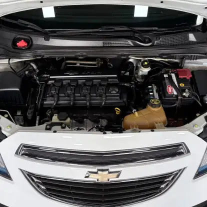 CHEVROLET-ONIX-2015