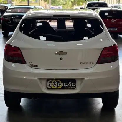 CHEVROLET-ONIX-1.4 MPFI LTZ 8V FLEX 4P MANUAL CHEVROLET-ONIX-2015