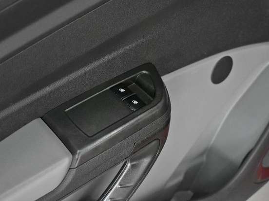 CHEVROLET-ONIX-2015