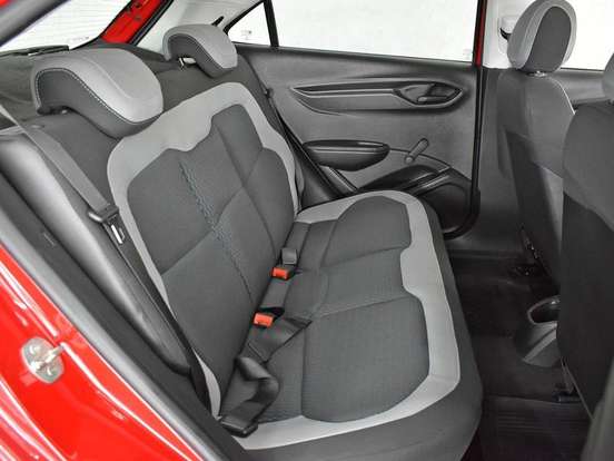 CHEVROLET-ONIX-2015