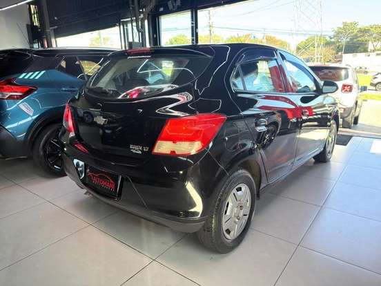 CHEVROLET-ONIX-2012