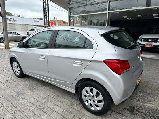 CHEVROLET-ONIX-1.4 MPFI LT 8V FLEX 4P AUTOMÁTICO CHEVROLET-ONIX-2018