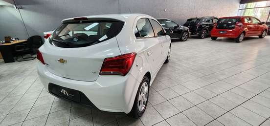 CHEVROLET-ONIX-1.4 MPFI LT 8V FLEX 4P MANUAL CHEVROLET-ONIX-2019