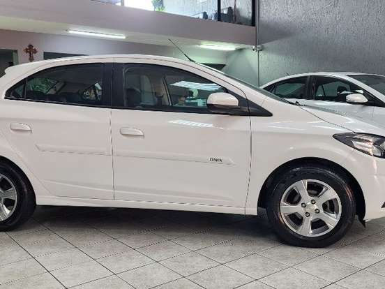 CHEVROLET-ONIX-1.4 MPFI LT 8V FLEX 4P MANUAL CHEVROLET-ONIX-2019