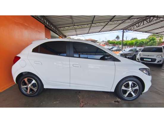CHEVROLET-ONIX-1.4 MPFI LTZ 8V FLEX 4P AUTOMÁTICO CHEVROLET-ONIX-2019