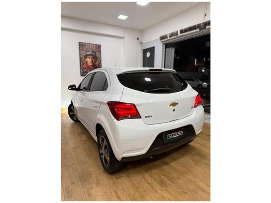 CHEVROLET-ONIX-2016