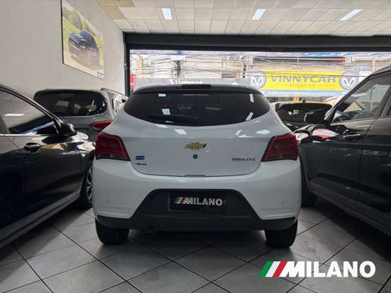 CHEVROLET-ONIX-1.4 MPFI LTZ 8V FLEX 4P AUTOMÁTICO CHEVROLET-ONIX-2016