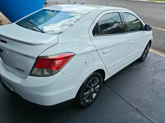 CHEVROLET-PRISMA-2014