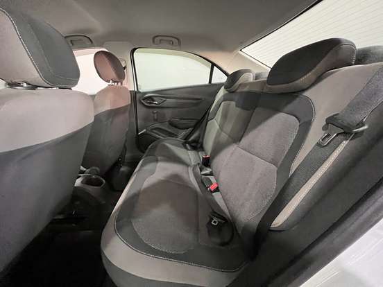 CHEVROLET-PRISMA-2015