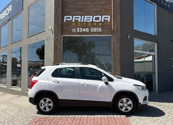 CHEVROLET-TRACKER-2019