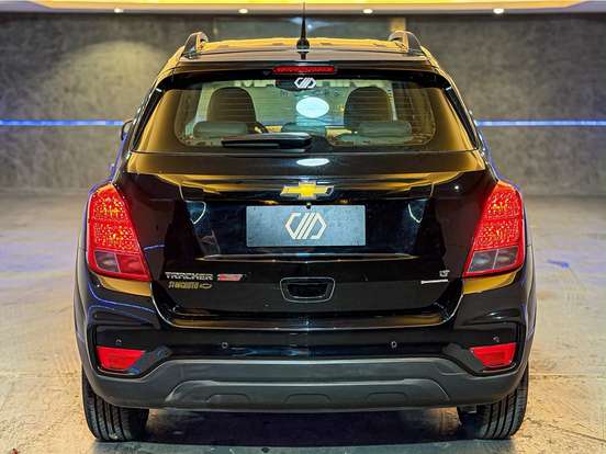 CHEVROLET-TRACKER-2018